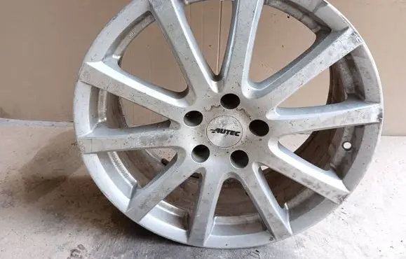 R18 alloy rim