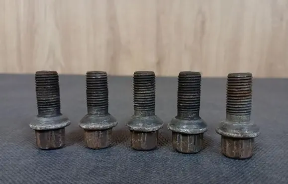 Mercedes-Benz E C207 W207 Nuts/bolts 0009904907 A0009904907