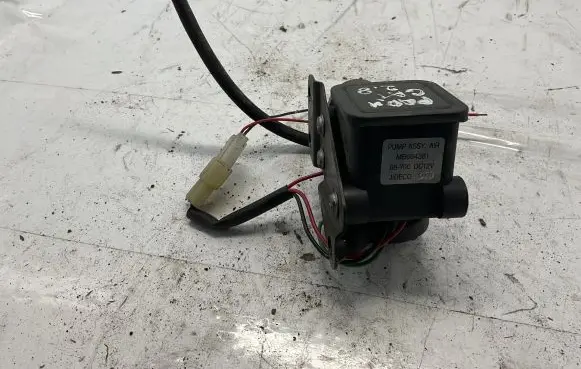 Mitsubishi Pajero Vacuum pump