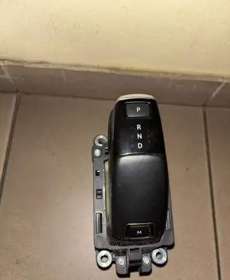 Citroen DS7 Crossback Gear shifter/selector 98270885