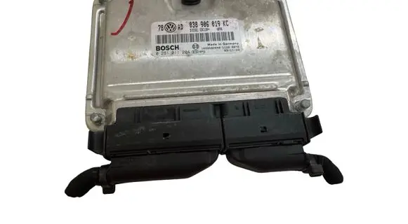 Volkswagen PASSAT B5.5 Engine control unit/module 038906019KC 1039S02040 0281011204