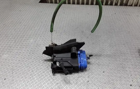 Audi A3 S3 8L Rear door lock 8D0839015A