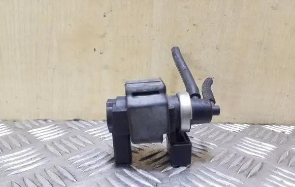 Vacuum valve