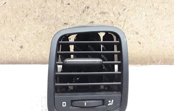 Skoda Yeti (5L) Dashboard side air vent grill/cover trim 5L819701