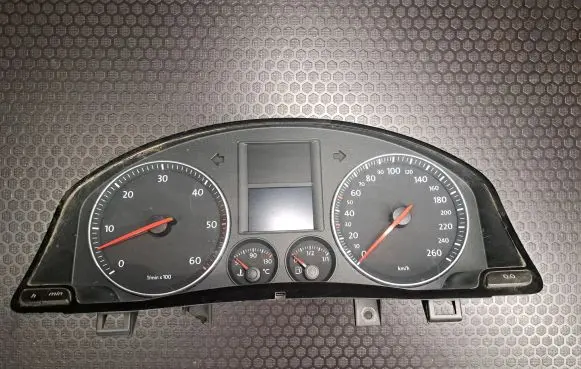 Volkswagen Golf V Speedometer (instrument cluster) 1K0920862K V0003000 VWZBZ0E0314523
