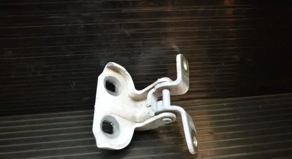 Opel Mokka Rear door upper hinge