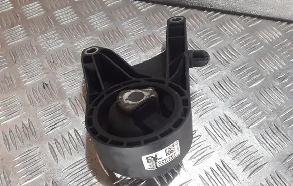 Opel Insignia A Engine mount bracket 13227767