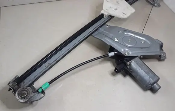 Renault Espace III Front door window regulator with motor 0130821630