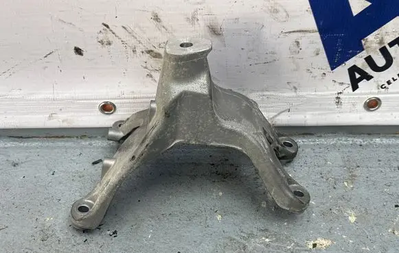 Audi Q5 SQ5 Engine mounting bracket 8K0199308BD