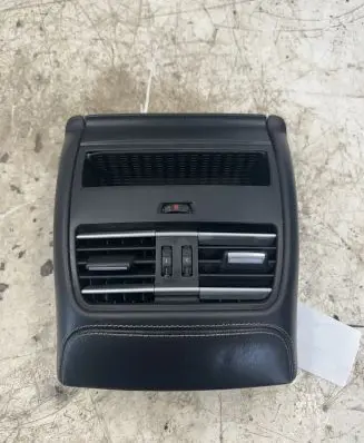 BMW 6 F06 Gran coupe Rear air vent grill 08320000