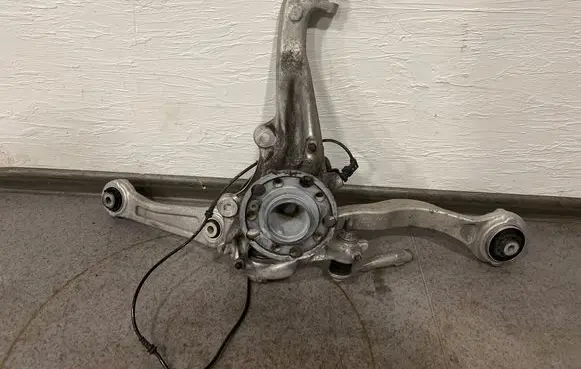 Mercedes-Benz C W206 Front wheel hub spindle knuckle a2063331000 a2233340200 2060100