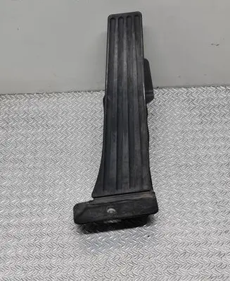 BMW 1 F20 F21 Accelerator throttle pedal 12037313DE 6853174 6PV01043532