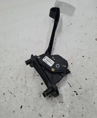 Volvo S60 Accelerator throttle pedal 30636004