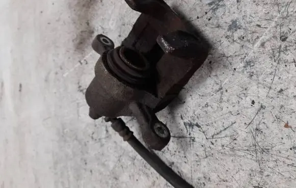 Hyundai i30 Rear brake caliper 4059191262038 582301H300