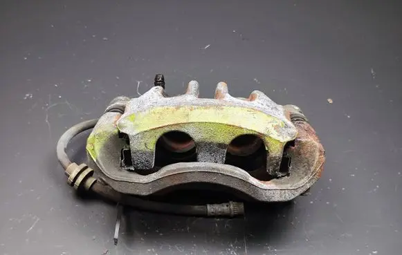 Opel Movano B Front brake caliper 93167543 1688508680