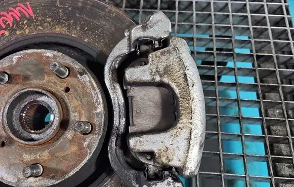 Front brake caliper