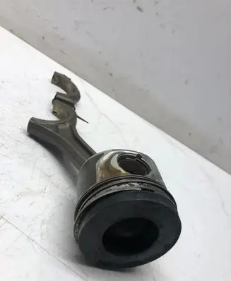 Audi A6 S6 C6 4F Piston with connecting rod