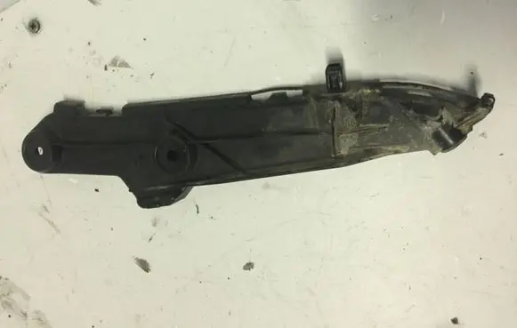Toyota Corolla Verso E121 Front bumper mounting bracket