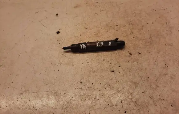 Audi A4 S4 B5 8D Fuel injector 028130201G