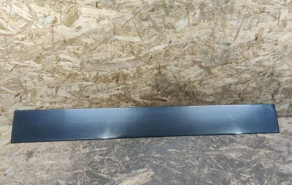 Cadillac SRX Front door trim (molding) 25771664