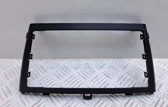 Radio/GPS head unit trim