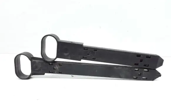 Headlight/headlamp mounting bracket