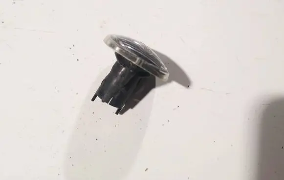 Front fender indicator light