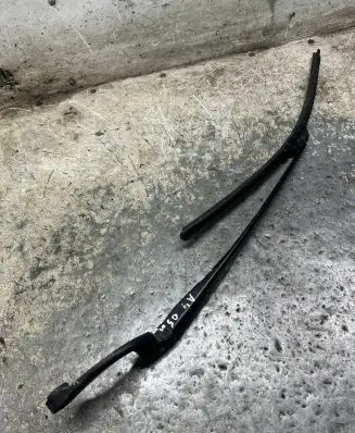 Audi A4 S4 B7 8E 8H Front wiper blade arm