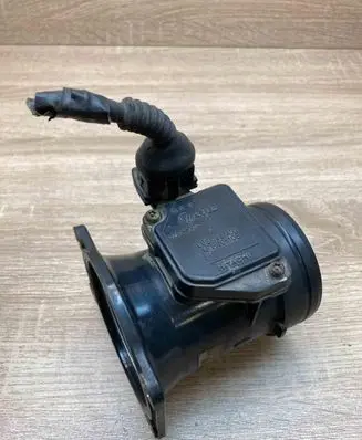 Volkswagen PASSAT B5 Mass air flow meter 058133471 AFH6010B USED