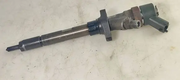Peugeot 607 Fuel injector 9637277980