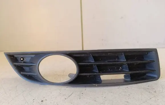 Volkswagen PASSAT B6 Front fog light trim/grill 3C0853666A