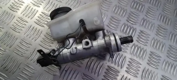 Master brake cylinder