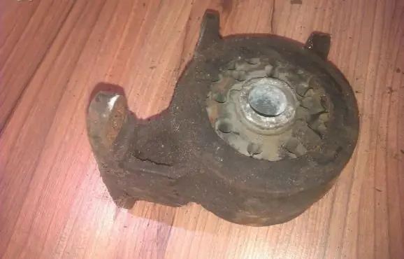 Ford Mondeo MK II Engine mount bracket 97BB6P082CA