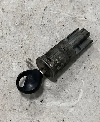 Peugeot 206 Ignition lock 369023