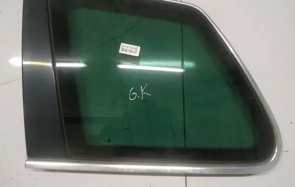 Volkswagen Touareg I Rear side window as3