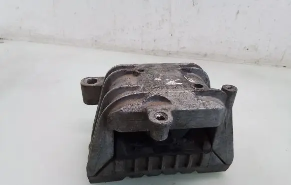 Audi A3 S3 8P Engine mount bracket 1K0199262