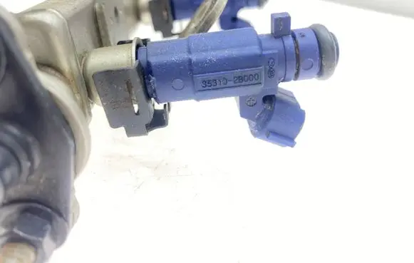 Hyundai i30 Fuel injectors set 353102B000