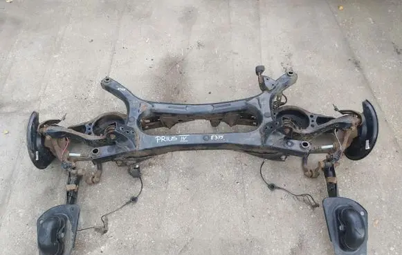 Toyota Prius (XW50) Rear axle beam 
