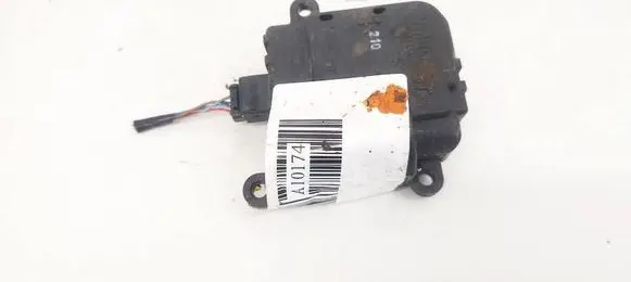 Citroen Berlingo Air flap motor/actuator 030553W