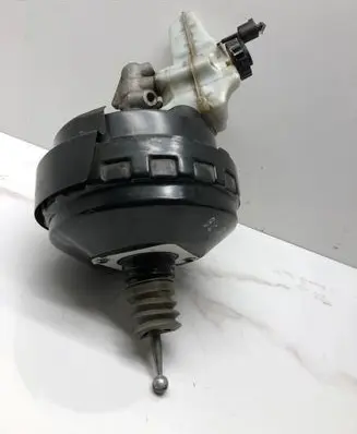Volkswagen PASSAT B6 Brake booster 3C2614105AD 03784998054