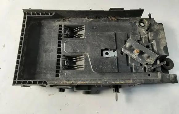 Battery box tray