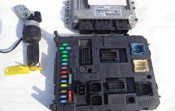 Engine ECU kit and lock set