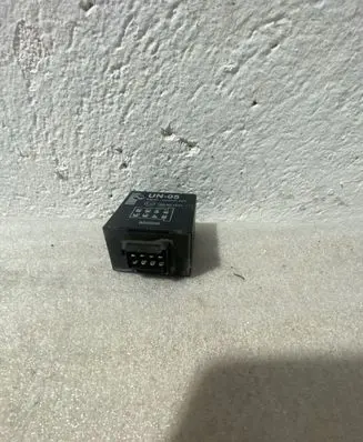 Opel Zafira A Tow bar relay 10R021573