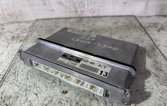Lexus IS 200-300 Engine control unit/module 8966153300 2750002231