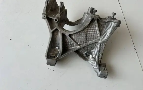 Audi A4 S4 B9 8W Engine mounting bracket 8W0399296E