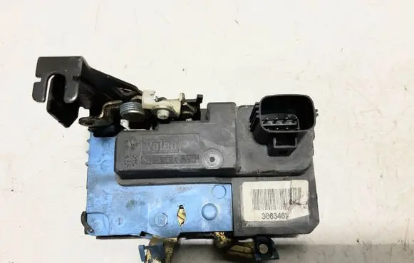 Volvo S80 Front door lock 30634616