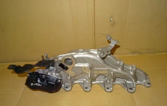Nissan X-Trail T32 Intake manifold 140031243R