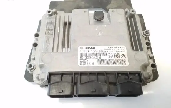 Peugeot 3008 I Engine control unit/module 9666986680 0281013334
