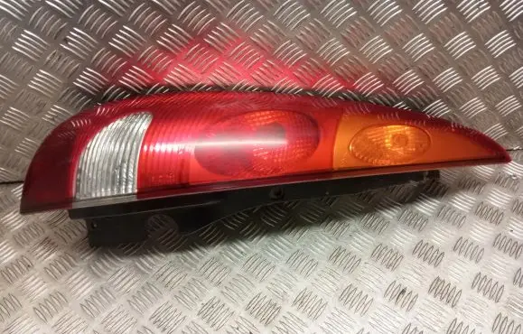 Nissan Almera Tino Rear/tail lights