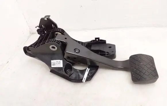 Volkswagen Tiguan Brake pedal 3WB723058